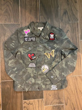 Load image into Gallery viewer, Women’s One of One Camo Jacket
