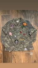 Load image into Gallery viewer, Women’s One of One Camo Jacket
