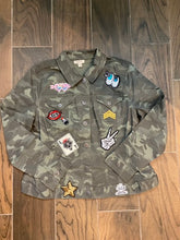 Load image into Gallery viewer, Women’s One of One Camo Jacket
